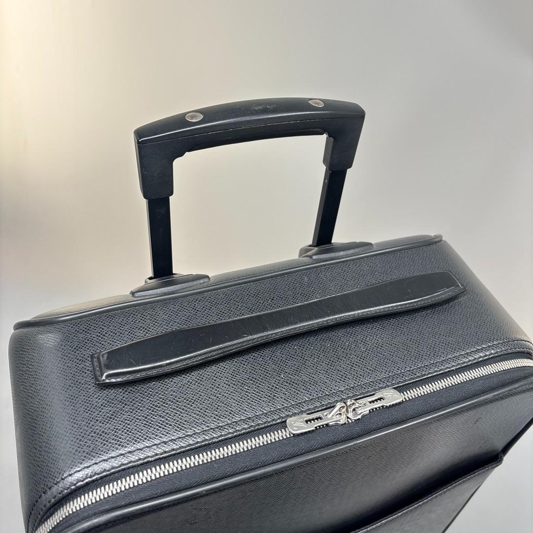 Louis Vuitton Taiga Pegase 45 Black Suitcase Carry on — view 8