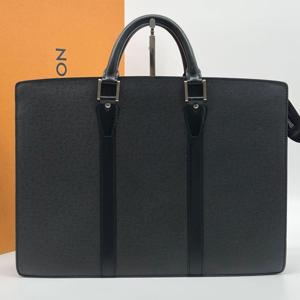 Louis Vuitton Porte Documents Rosein Briefcase Taiga 2-Way — view 2