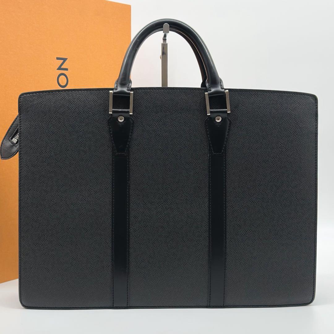 Louis Vuitton Porte Documents Rosein Briefcase Taiga 2-Way — view 3