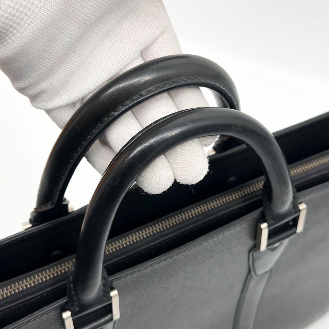 Louis Vuitton Porte Documents Rosein Briefcase Taiga 2-Way — view 9