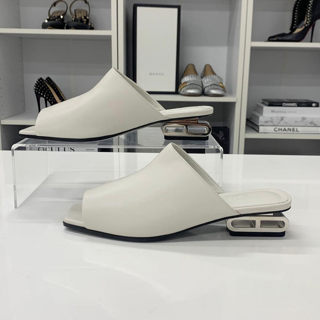 Hermes Idol Leather Chaine D'ancre Sandals White — view 3