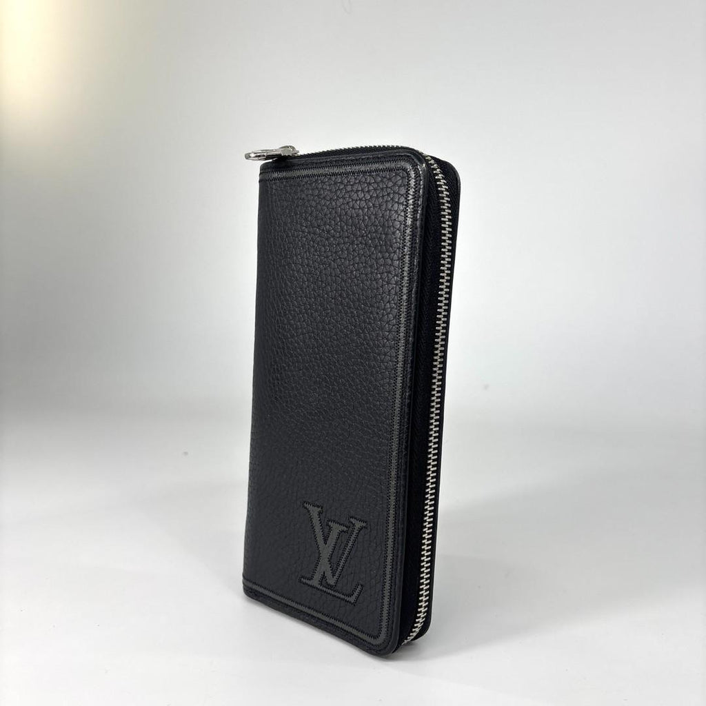 Louis Vuitton Vertical Zippy Wallet — view 2