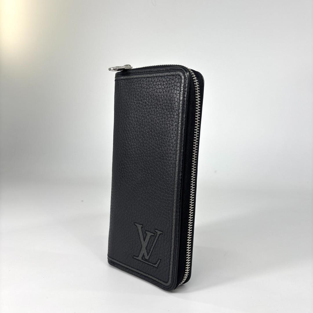 Louis Vuitton Vertical Zippy Wallet — view 2