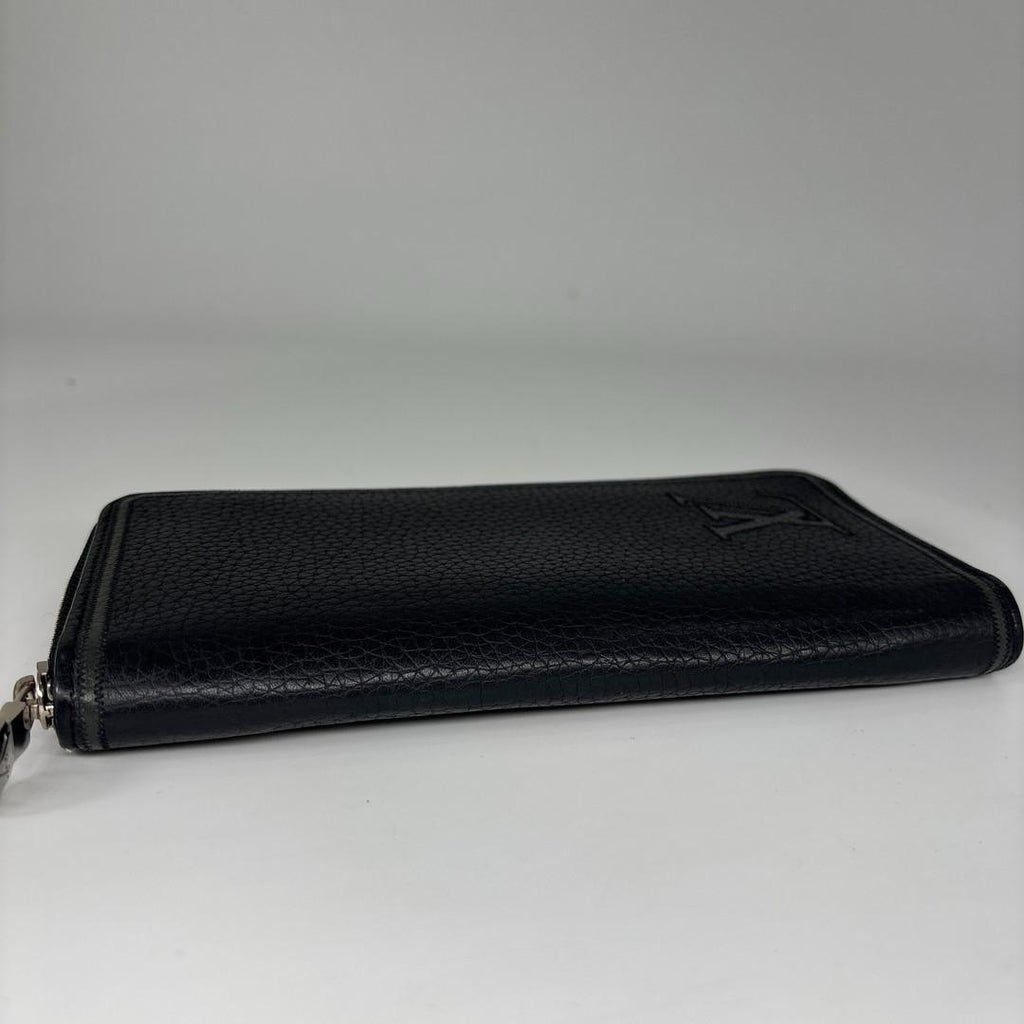 Louis Vuitton Vertical Zippy Wallet — view 6