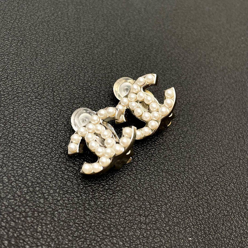 Chanel CC Logo Earrings Faux Pearl Icon Coco — view 2
