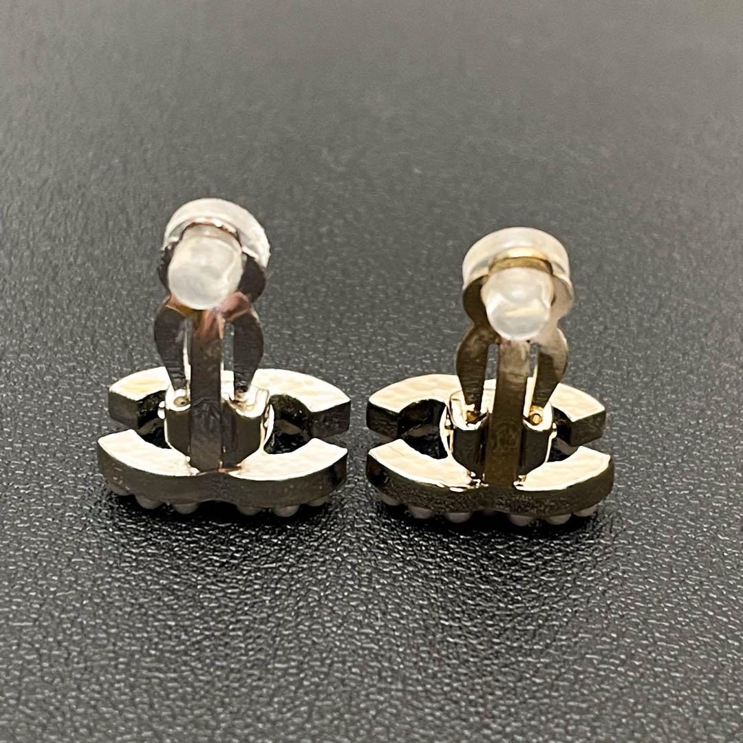 Chanel CC Logo Earrings Faux Pearl Icon Coco — view 5