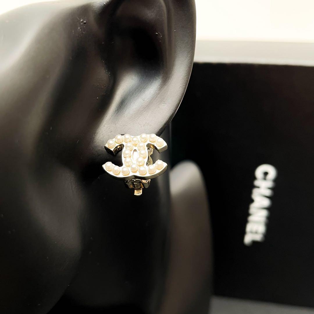 Chanel CC Logo Earrings Faux Pearl Icon Coco — view 8