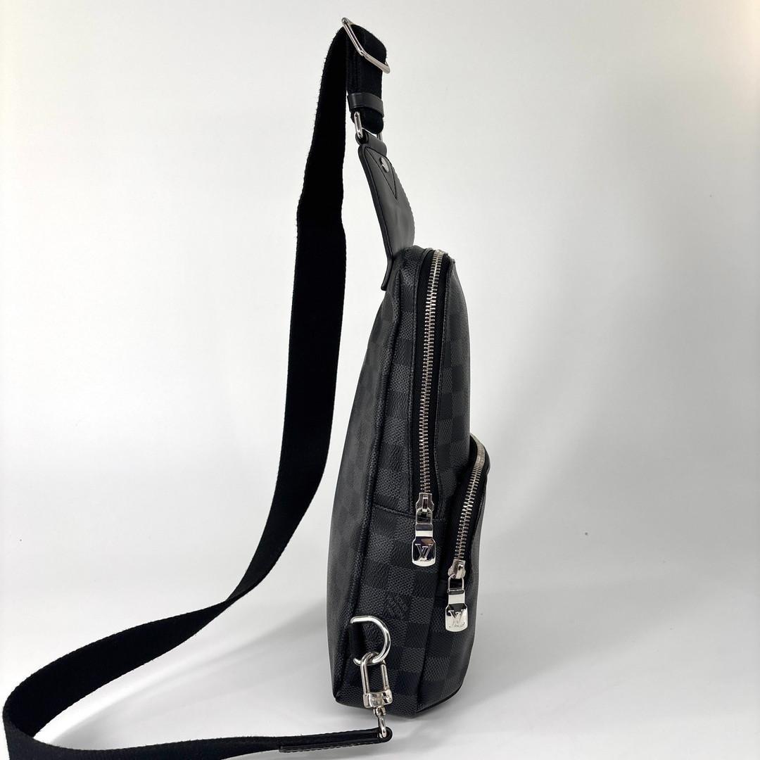 Louis Vuitton Damier Graphite Sling Bag Black — view 4
