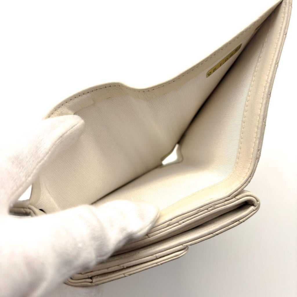 Chanel Wallet Chevron V-stitch Snap Trifold — view 5