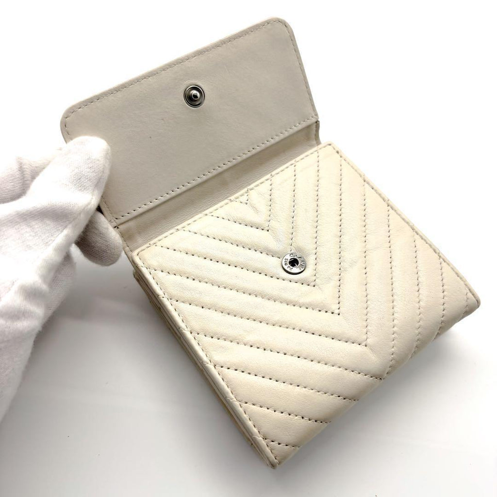 Chanel Wallet Chevron V-stitch Snap Trifold — view 6