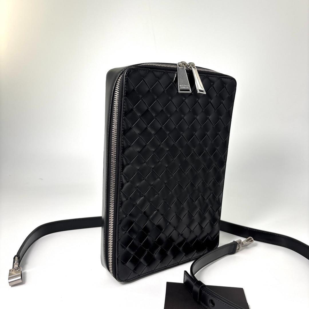 Bottega Veneta Shoulder Bag Intrecciato Calfskin — view 3