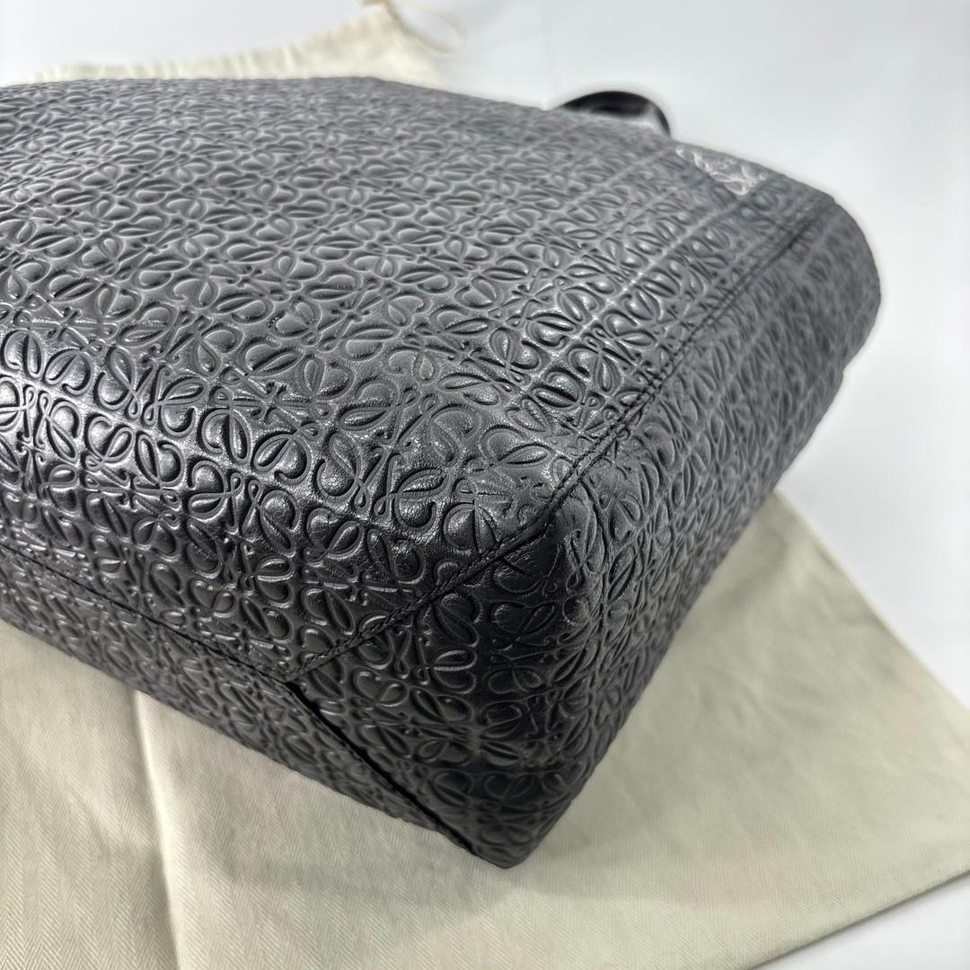 Loewe Super Anagram Tote Bag Black — view 8