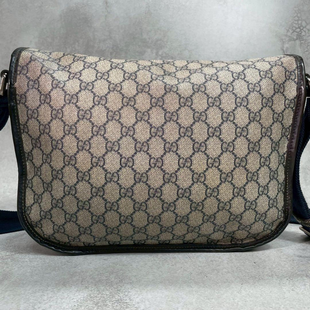 Gucci GG Shoulder Bag Navy Beige Logo Leather — view 3