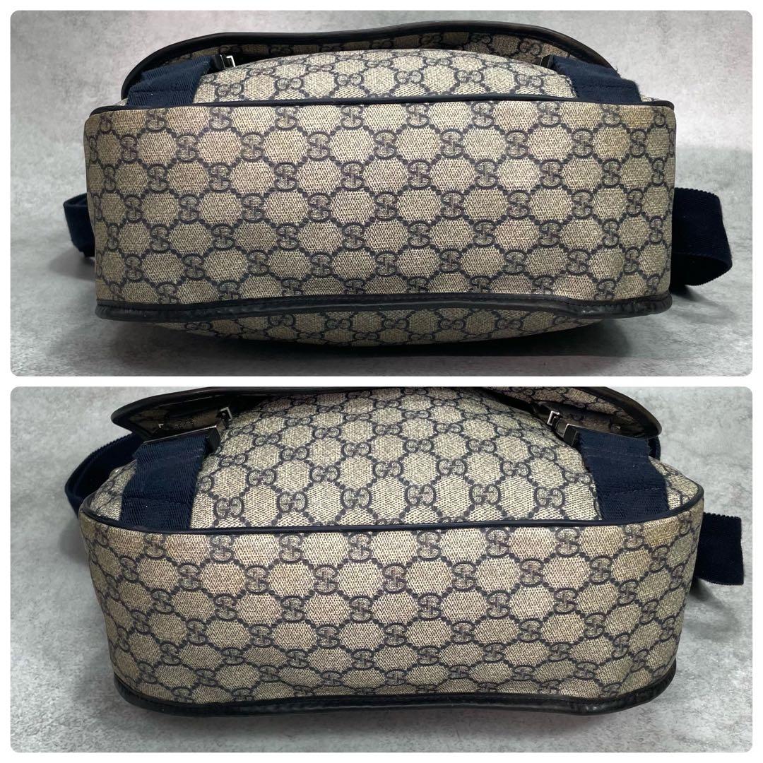 Gucci GG Shoulder Bag Navy Beige Logo Leather — view 8