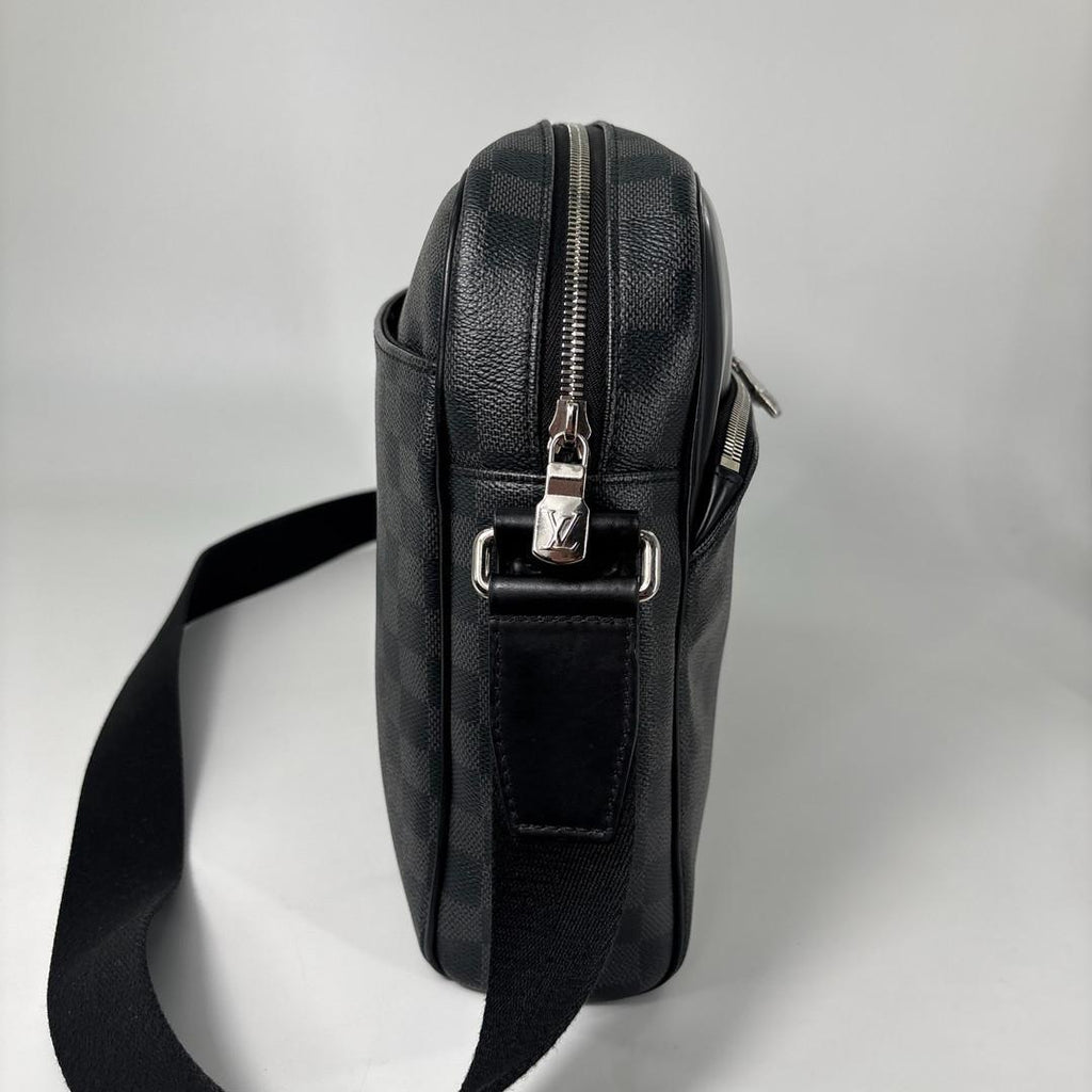 Louis Vuitton Super Damier Graphite Dayton MM Shoulder Bag — view 4