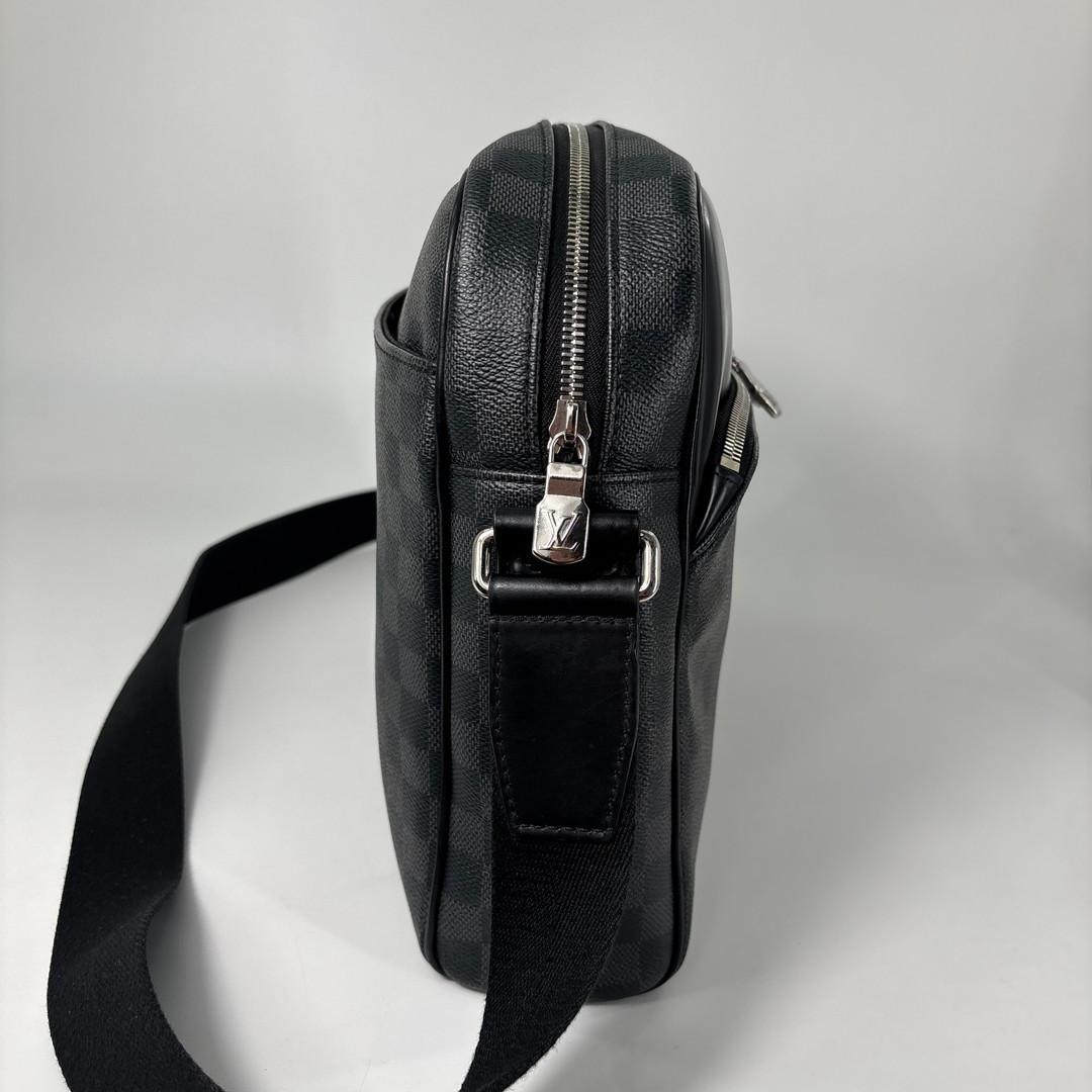 Louis Vuitton Super Damier Graphite Dayton MM Shoulder Bag — view 4