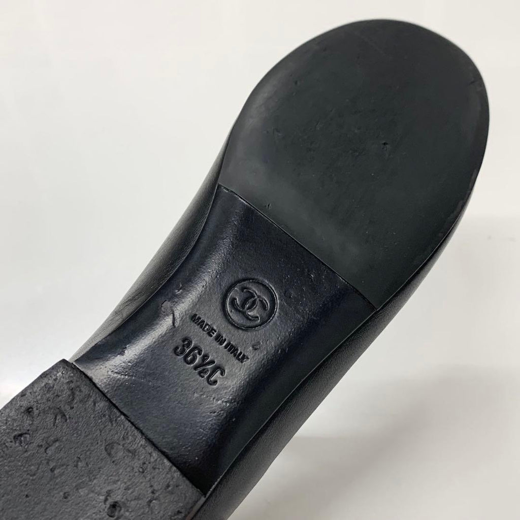 Chanel CC Logo Leather Rhinestone Pearl Flat Shoes Black — view 8