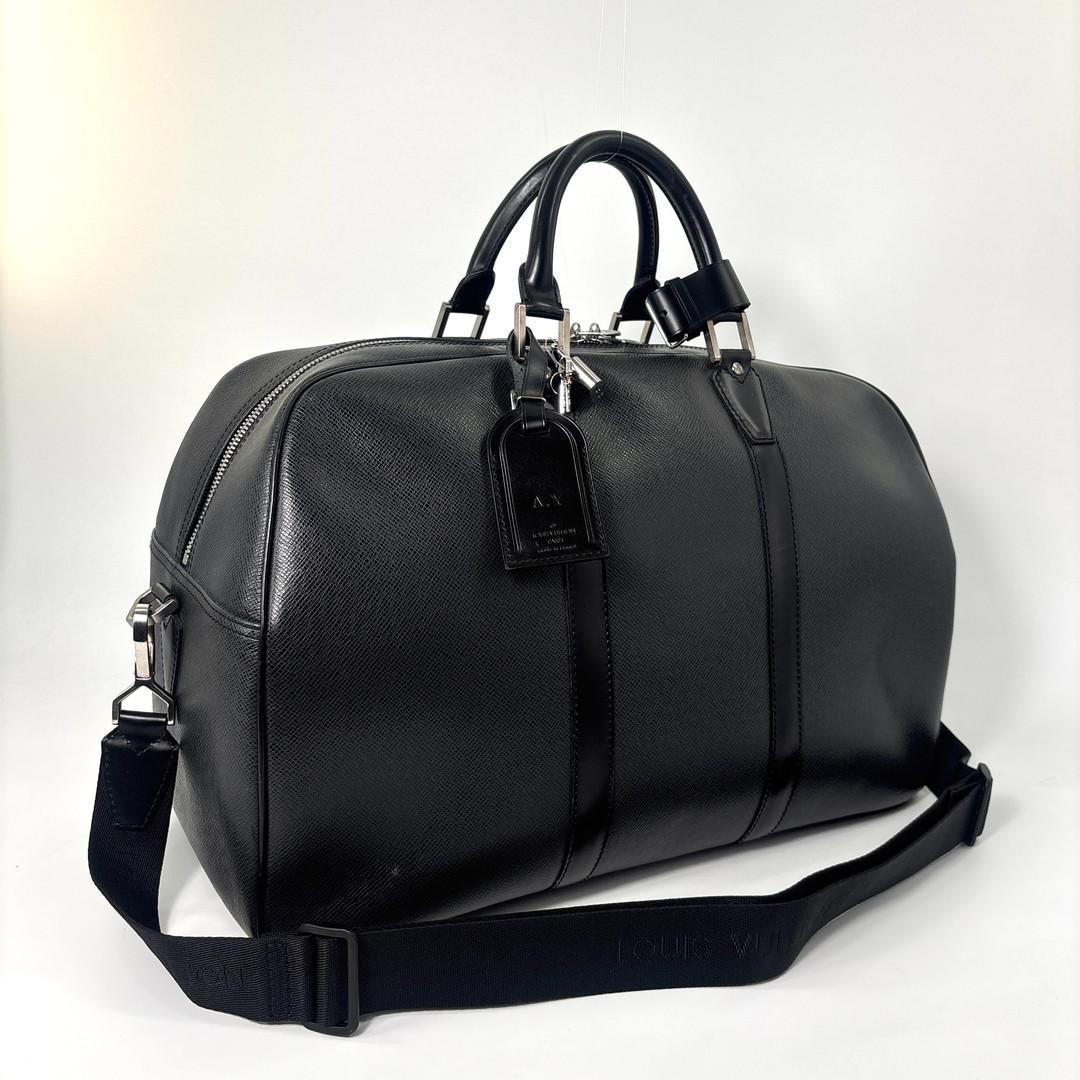 Louis Vuitton Taiga Kendall PM Ardoise Boston Bag Black — view 3