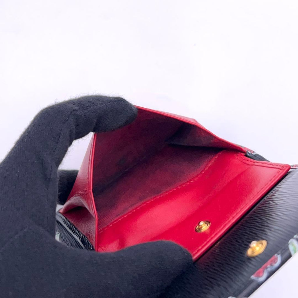 Prada Saffiano Bifold Wallet Heart Black Compact — view 5