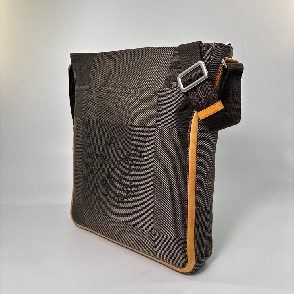 Louis Vuitton Super Damier Geant Companion Shoulder Bag — view 2