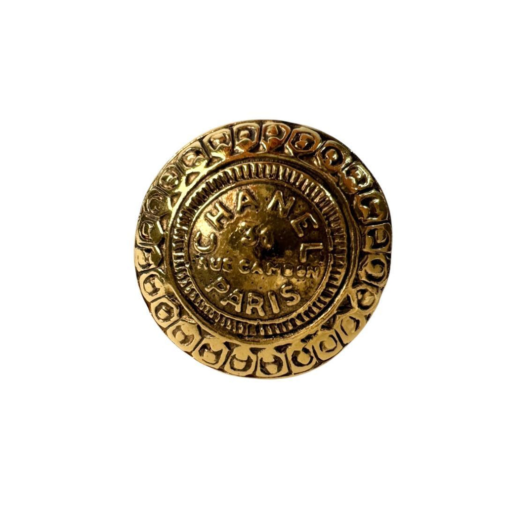 Chanel 31 Rue Cambon Brooch Gold — view 2