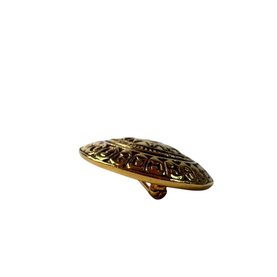 Chanel 31 Rue Cambon Brooch Gold — view 6