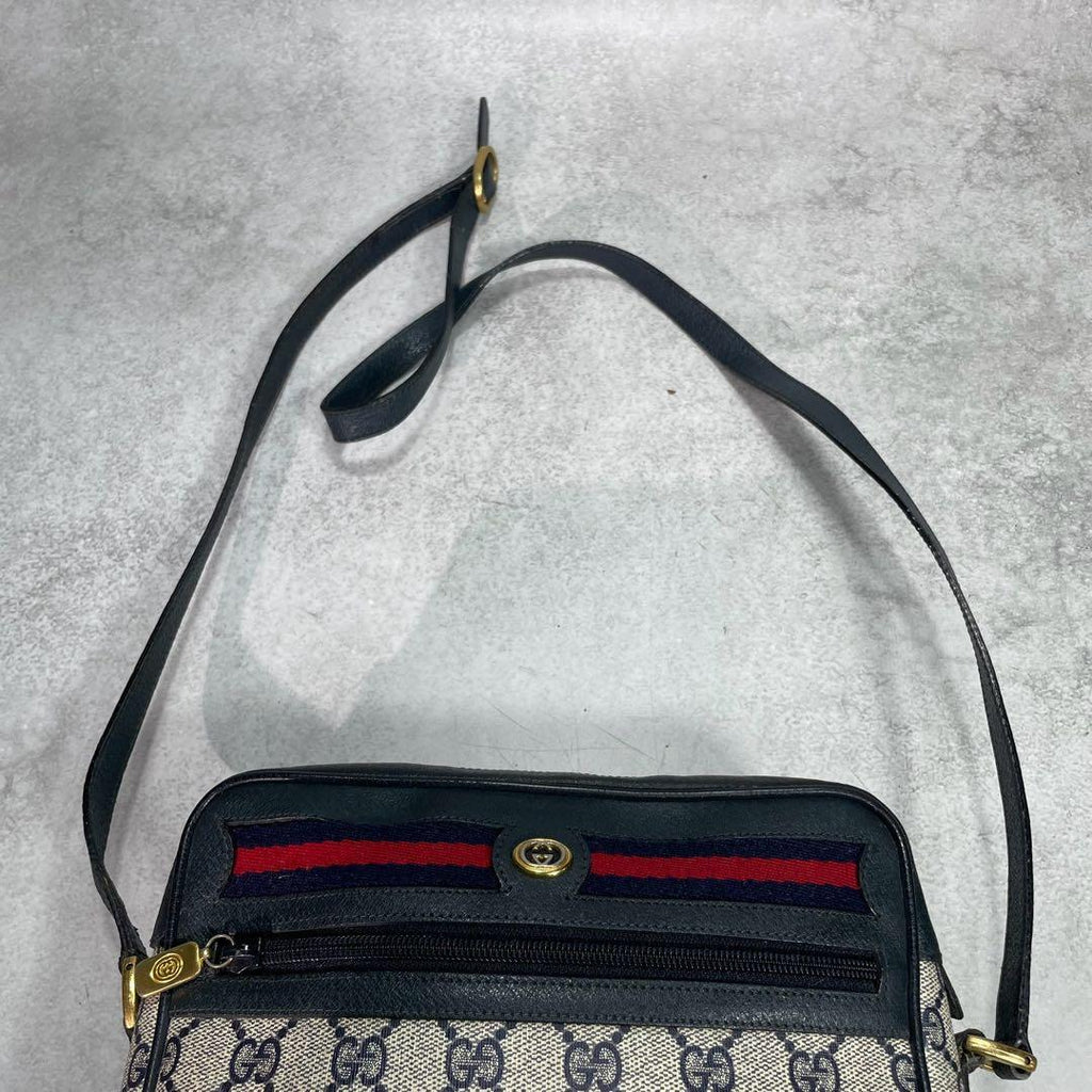 Gucci GG Sherry Line Shoulder Bag Navy Leather Logo — view 4