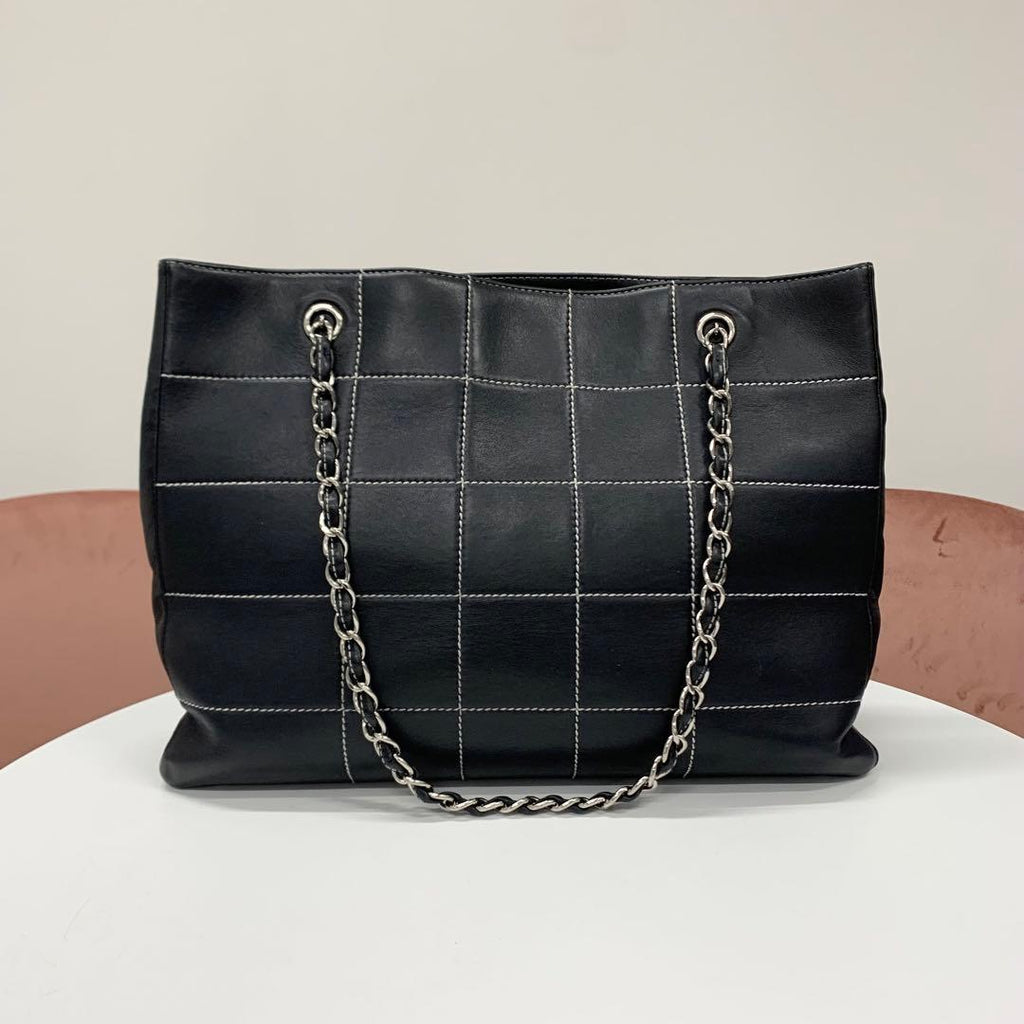 Chanel Choco Bar Leather CC Logo Chain Tote Black — view 3