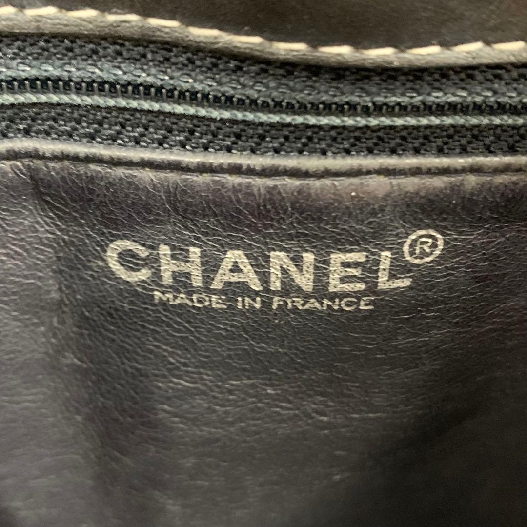 Chanel Choco Bar Leather CC Logo Chain Tote Black — view 7