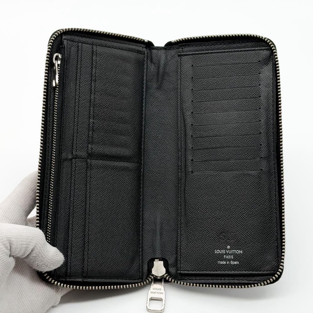 Louis Vuitton Zippy Wallet Vertical Taiga Black Round