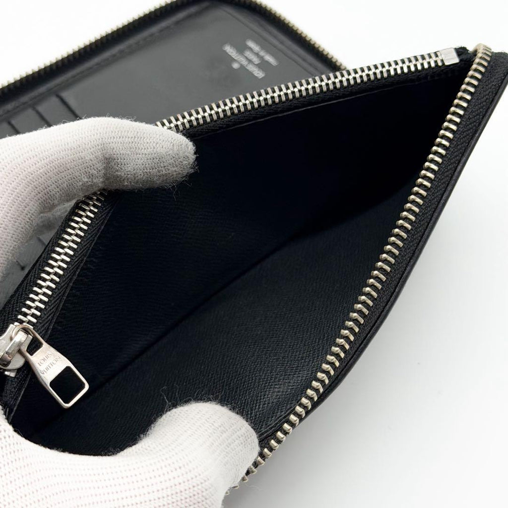 Louis Vuitton Zippy Wallet Vertical Taiga Black Round