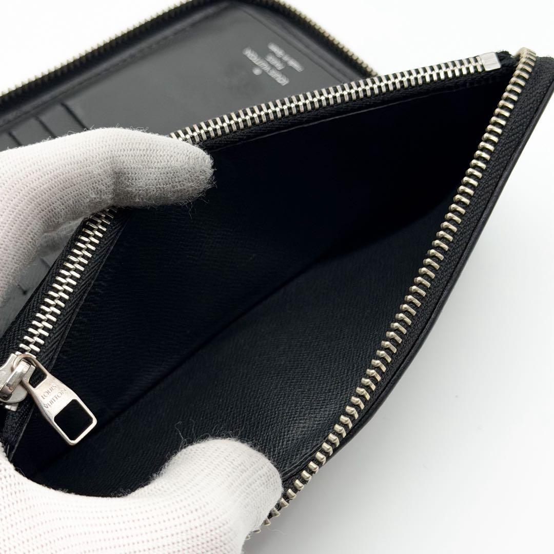 Louis Vuitton Zippy Wallet Vertical Taiga Black Round