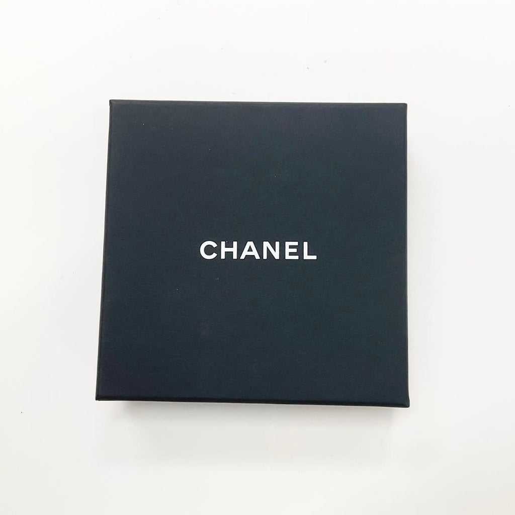 Chanel CC Logo Bangle Rhinestone Leather Bracelet Gold — view 8
