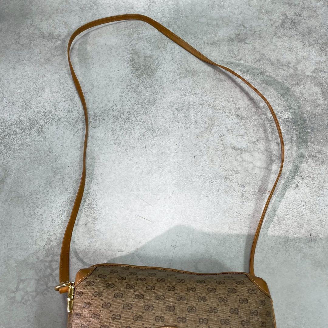 Gucci GG Shoulder Bag Brown Beige Leather Logo — view 4