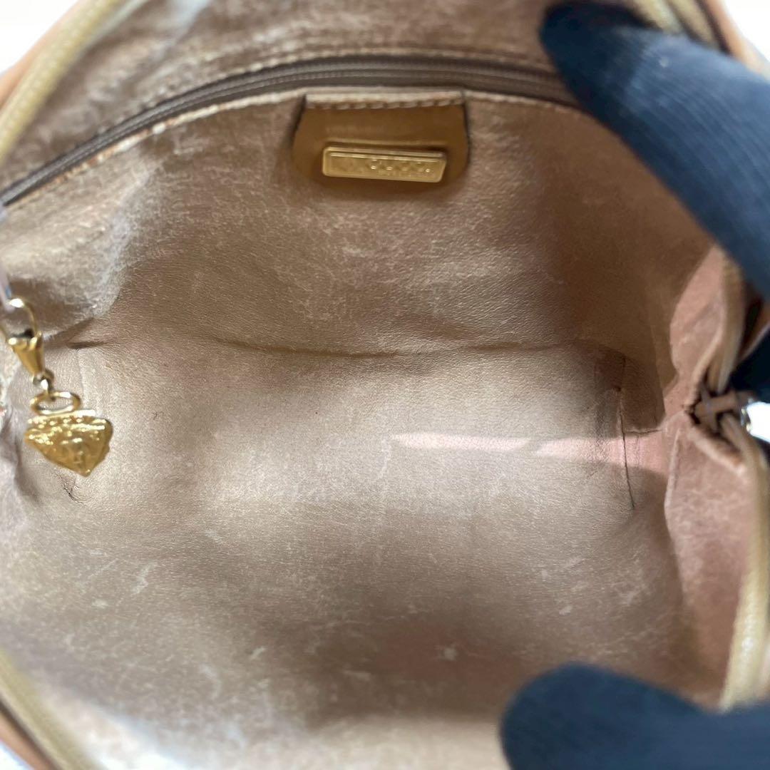 Gucci GG Shoulder Bag Brown Beige Leather Logo — view 5