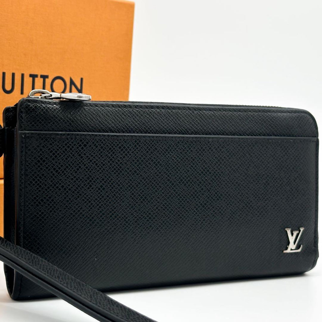 Louis Vuitton Zippy Dragonne Taiga Black Wallet