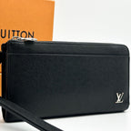 Louis Vuitton Zippy Dragonne Taiga Black Wallet
