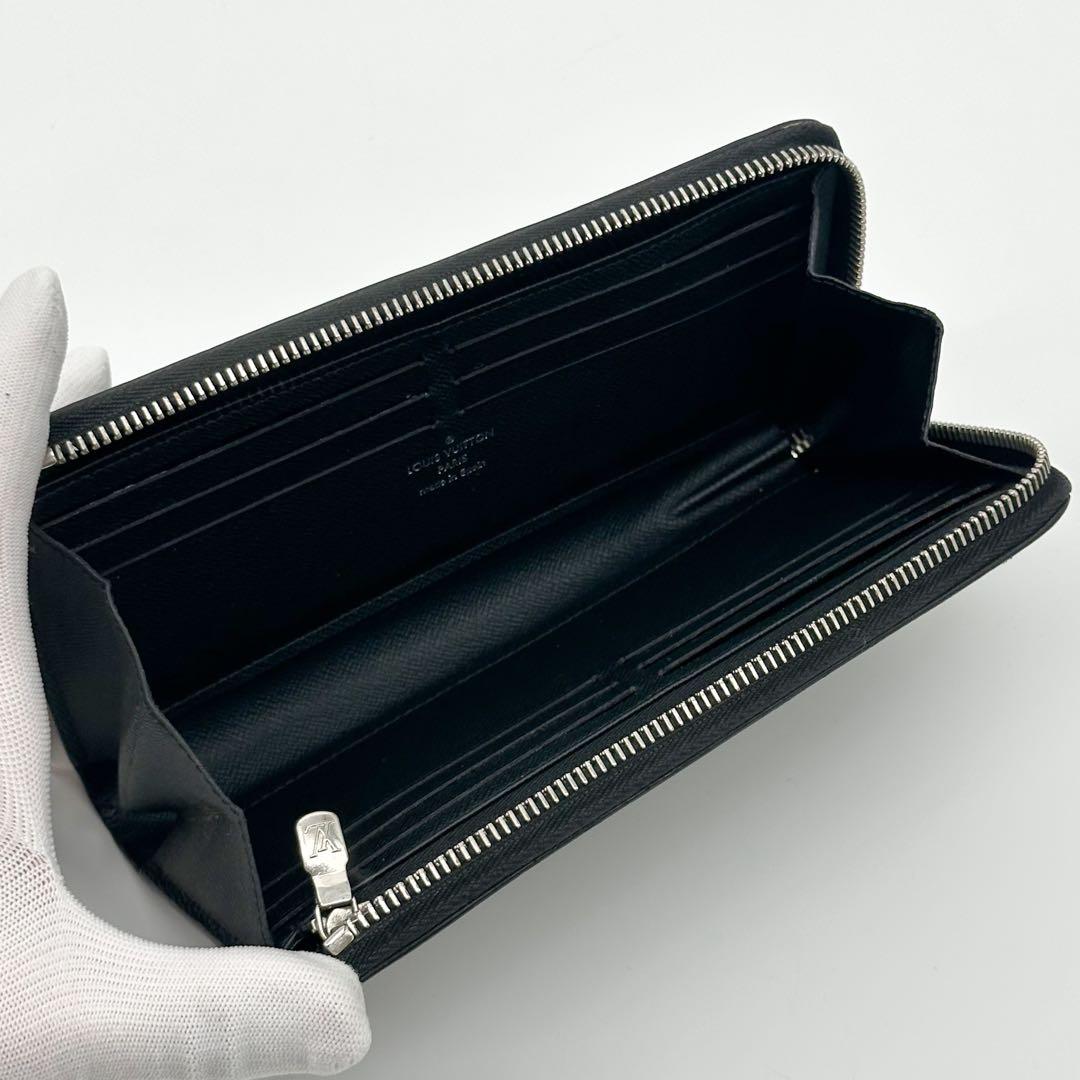 Louis Vuitton Zippy Dragonne Taiga Black Wallet — view 6