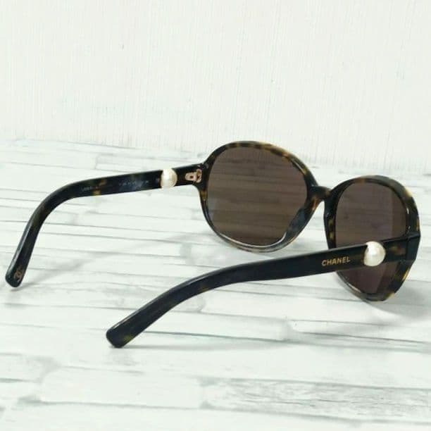 Chanel Sunglasses Beak Pattern Wellington Brown Pearl Eyewear — view 8