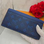Louis Vuitton Taigarama Portefeuille Brazza Wallet Blue — view 3