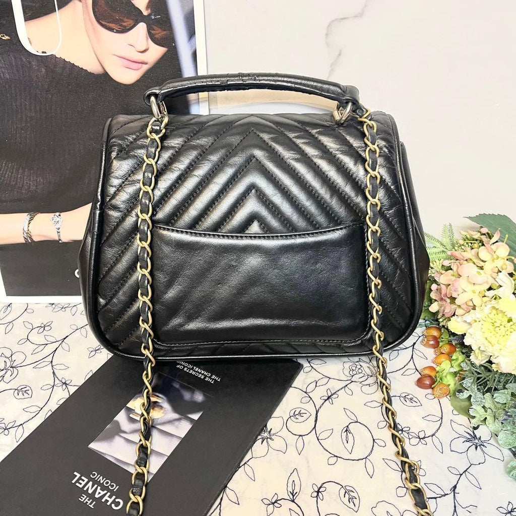 Chanel 2-Way Blanc Chain Shoulder — view 2