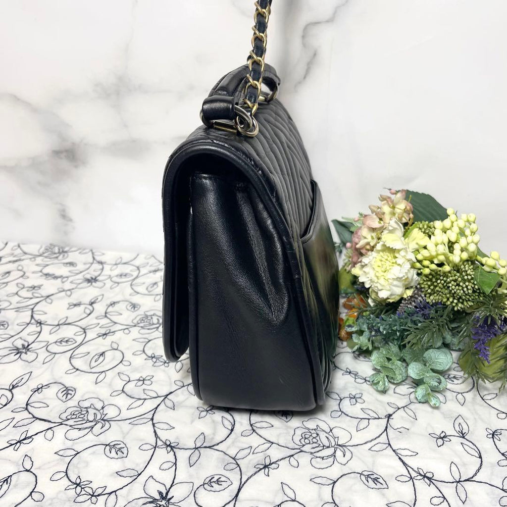 Chanel 2-Way Blanc Chain Shoulder — view 6