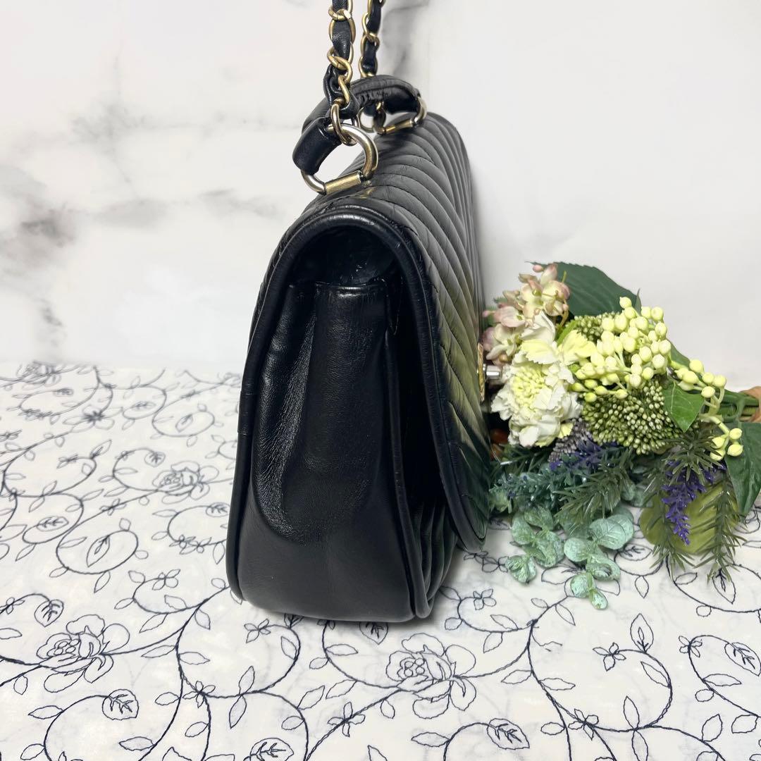 Chanel 2-Way Blanc Chain Shoulder — view 7
