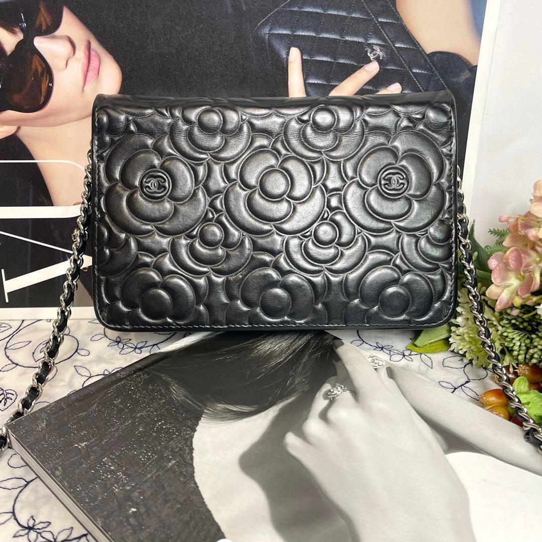 Chanel Chain Wallet Camellia Black Shoulder Bag — view 3