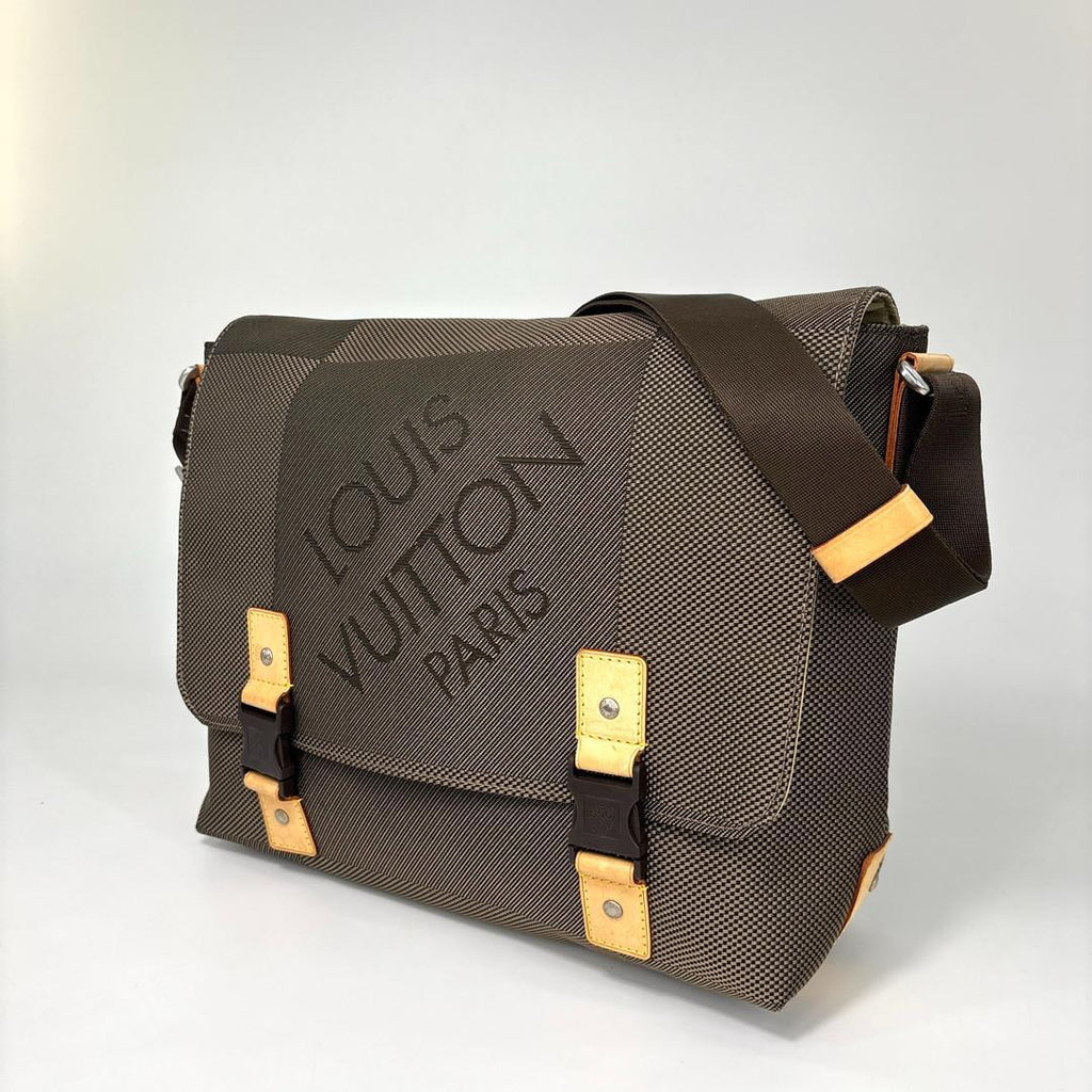 Louis Vuitton Damier Geant Shoulder Bag Discontinued — view 2