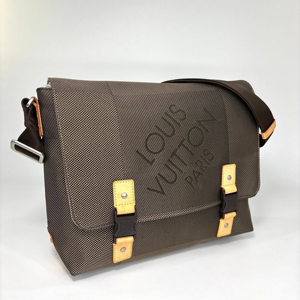 Louis Vuitton Damier Geant Shoulder Bag Discontinued — view 3