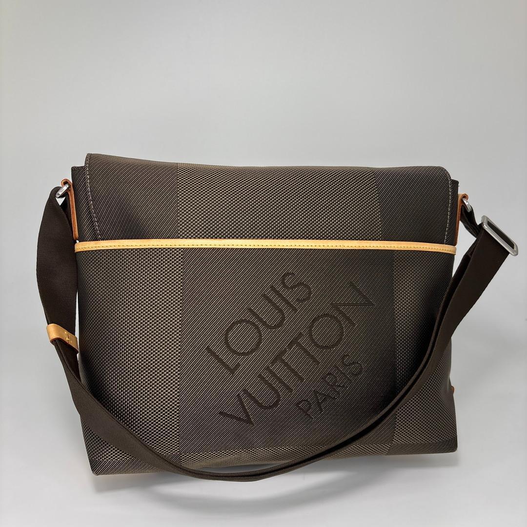 Louis Vuitton Damier Geant Shoulder Bag Discontinued — view 4