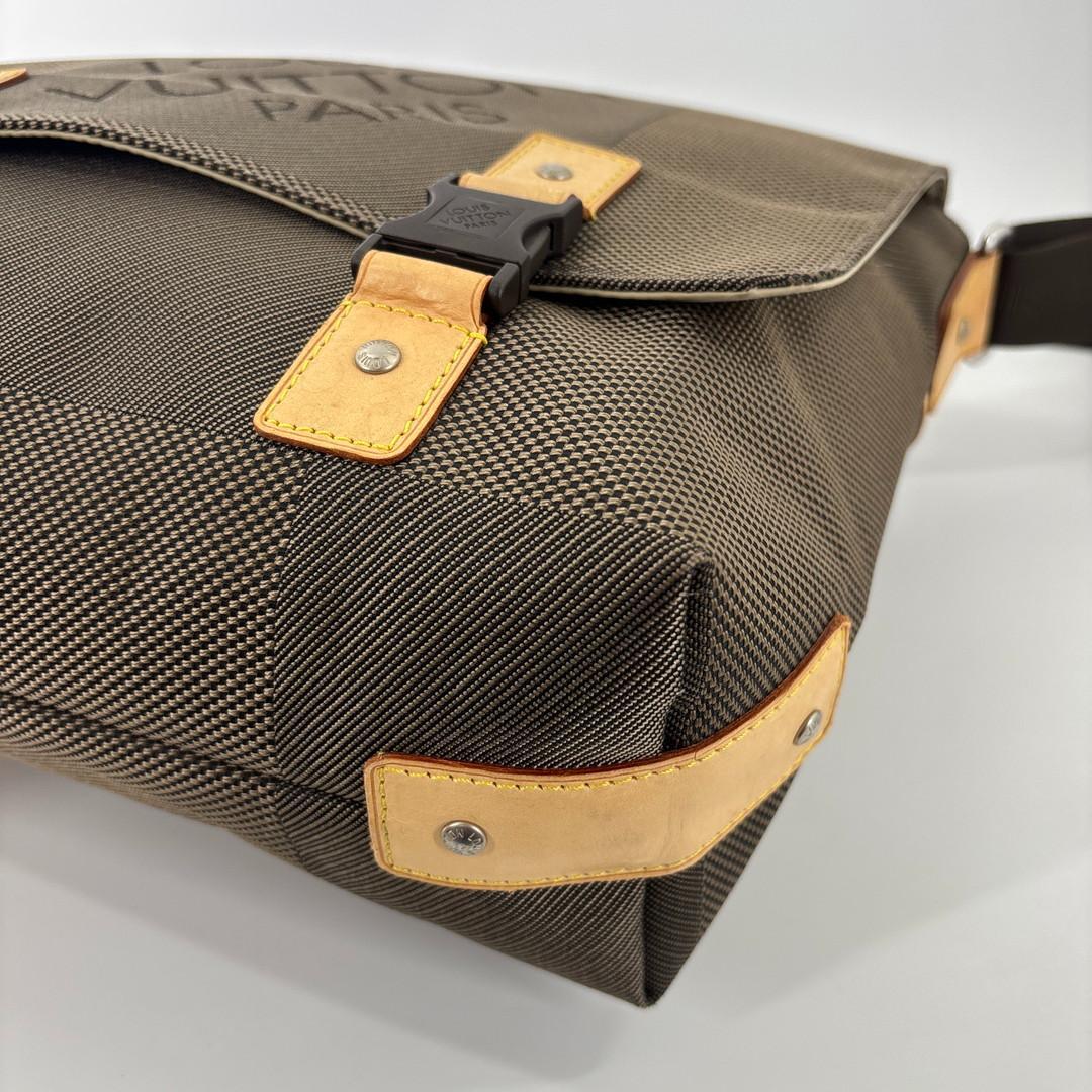 Louis Vuitton Damier Geant Shoulder Bag Discontinued — view 7