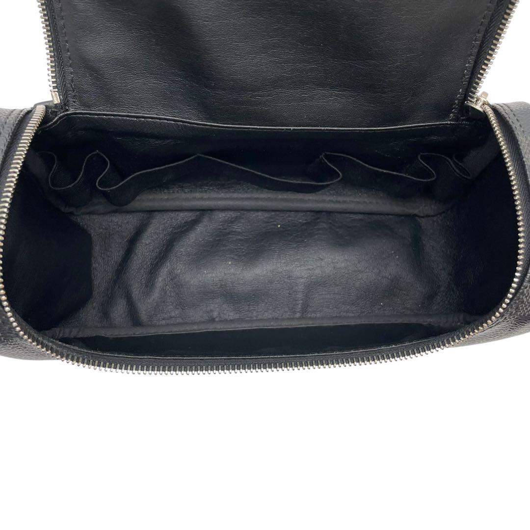 Louis Vuitton Damier Graphite Toilette Clutch Second — view 8
