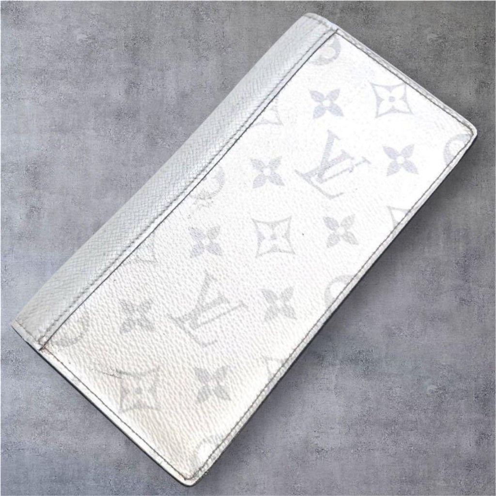 Louis Vuitton Taigarama Monogram Portefeuille Plaza Wallet